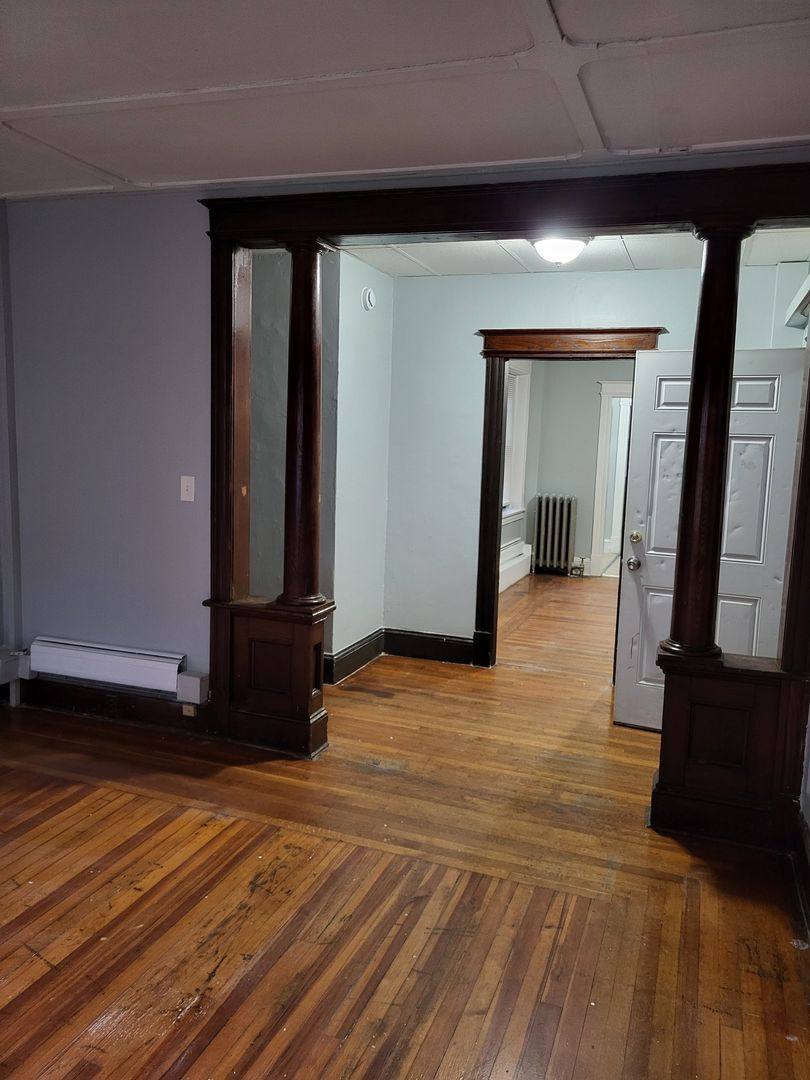 Apartment for rent at 216-226 Pearl St, Springfield, MA 01105