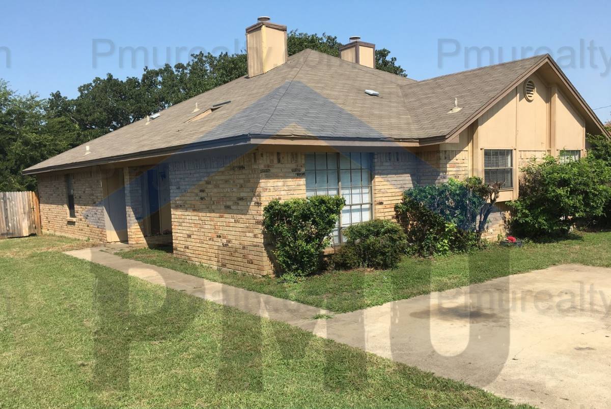 House for rent at 225 Shady Valley Dr, Mansfield, TX 76063