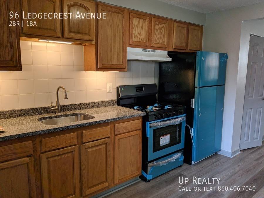 Apartment for rent at 96 Ledgecrest Ave, New Britain, CT 06051