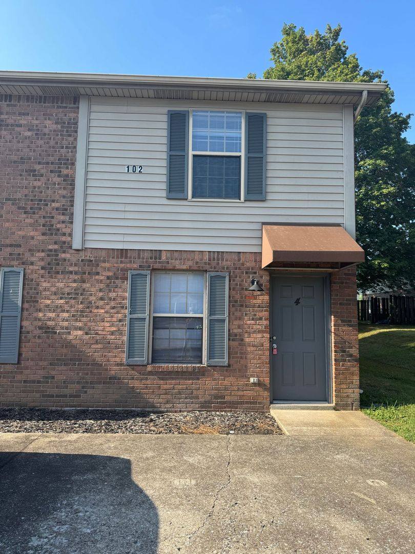 Apartment for rent at 102 Hickory Trace Rd, Clarksville, TN 37040