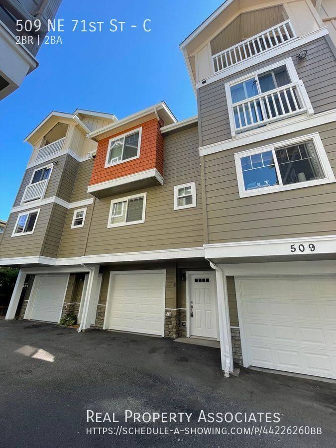 Townhouse for rent at 509 NE 71st St #C, Seattle, WA 98115