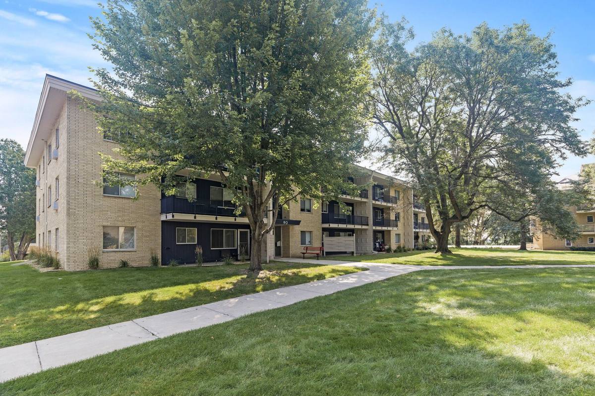 Apartment for rent at 85 & 90 Imperial Dr W, Saint Paul, MN 55118