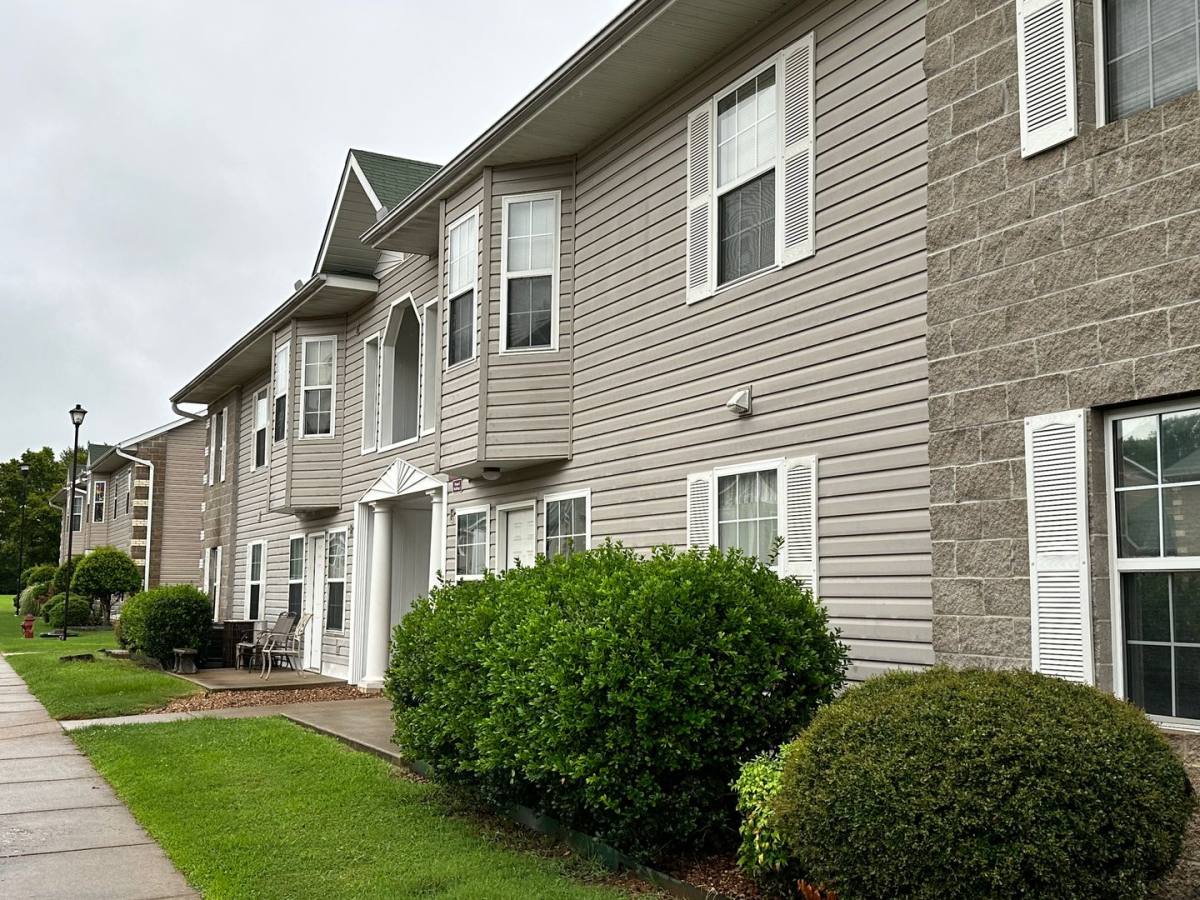 Apartment for rent at 1749 Glenbriar Dr, Mountain Home, AR 72653