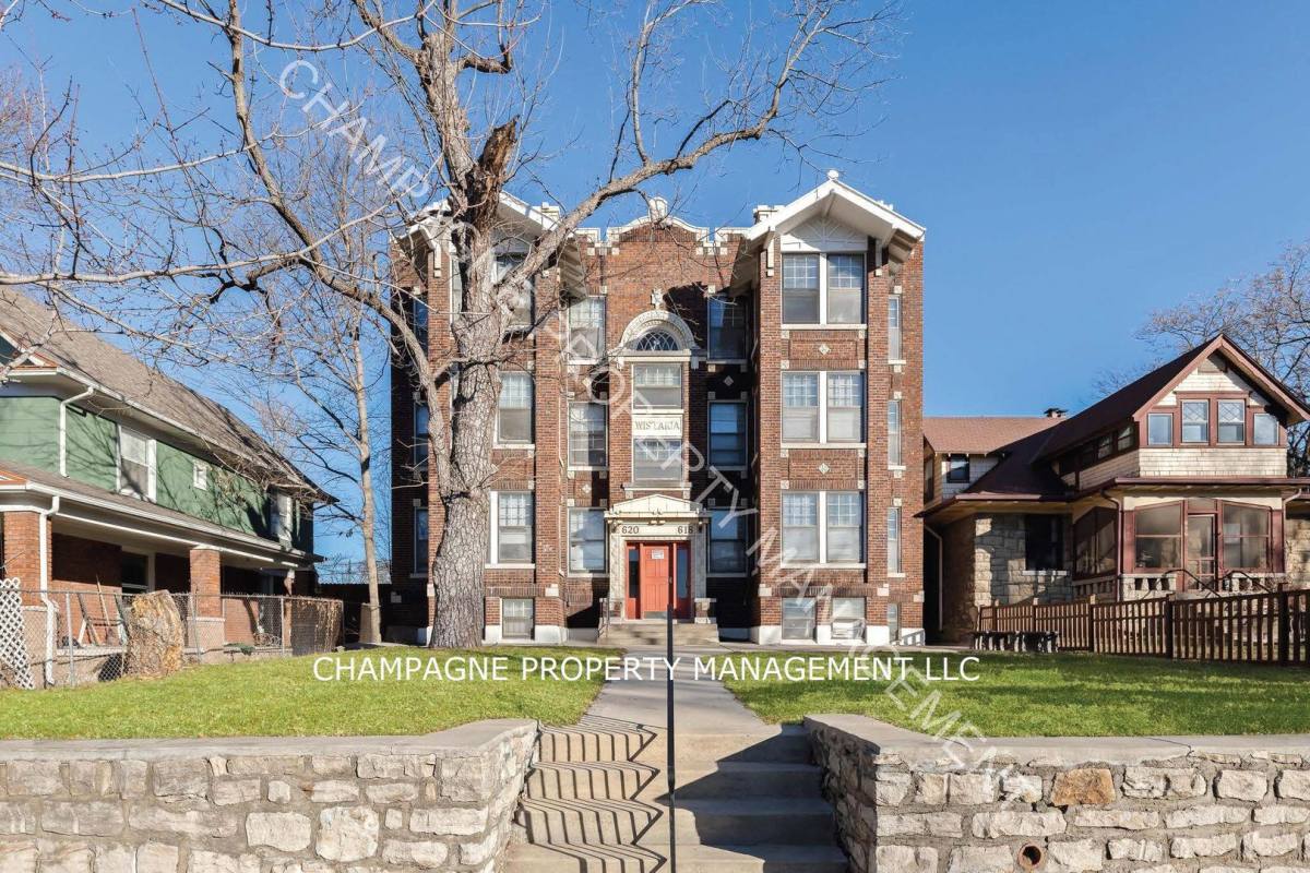 Apartment for rent at 618 620 W, Kansas City, MO 64111