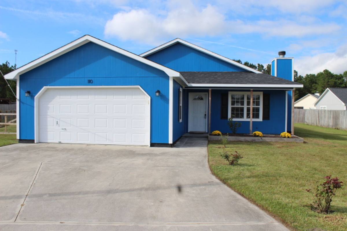 House for rent at 110 Foxtrail Dr, Hubert, NC 28539