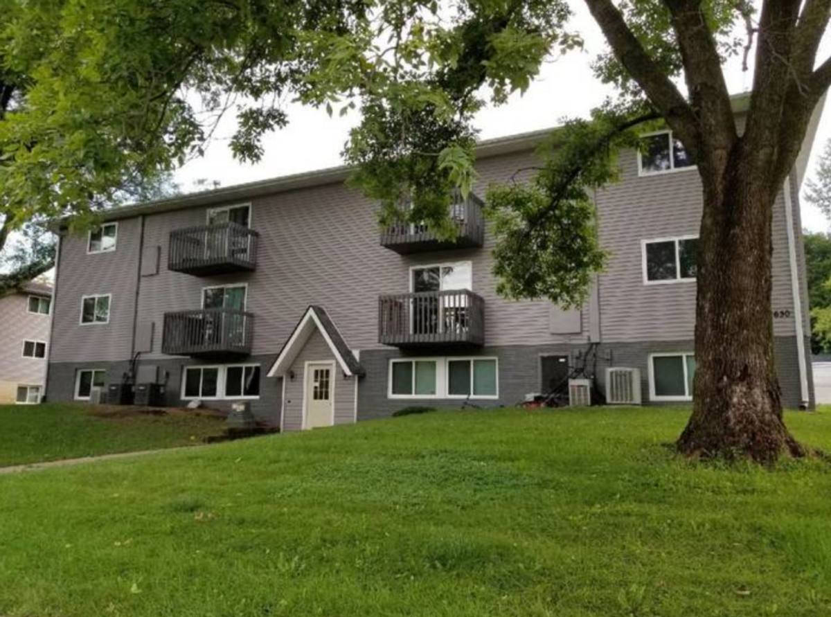 Apartment for rent at 1630-1660 F Ave NW, Cedar Rapids, IA 52405