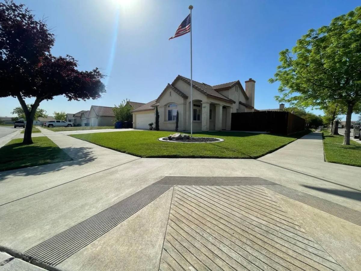 House for rent at 1595 Homestead Way, Lemoore, CA 93245