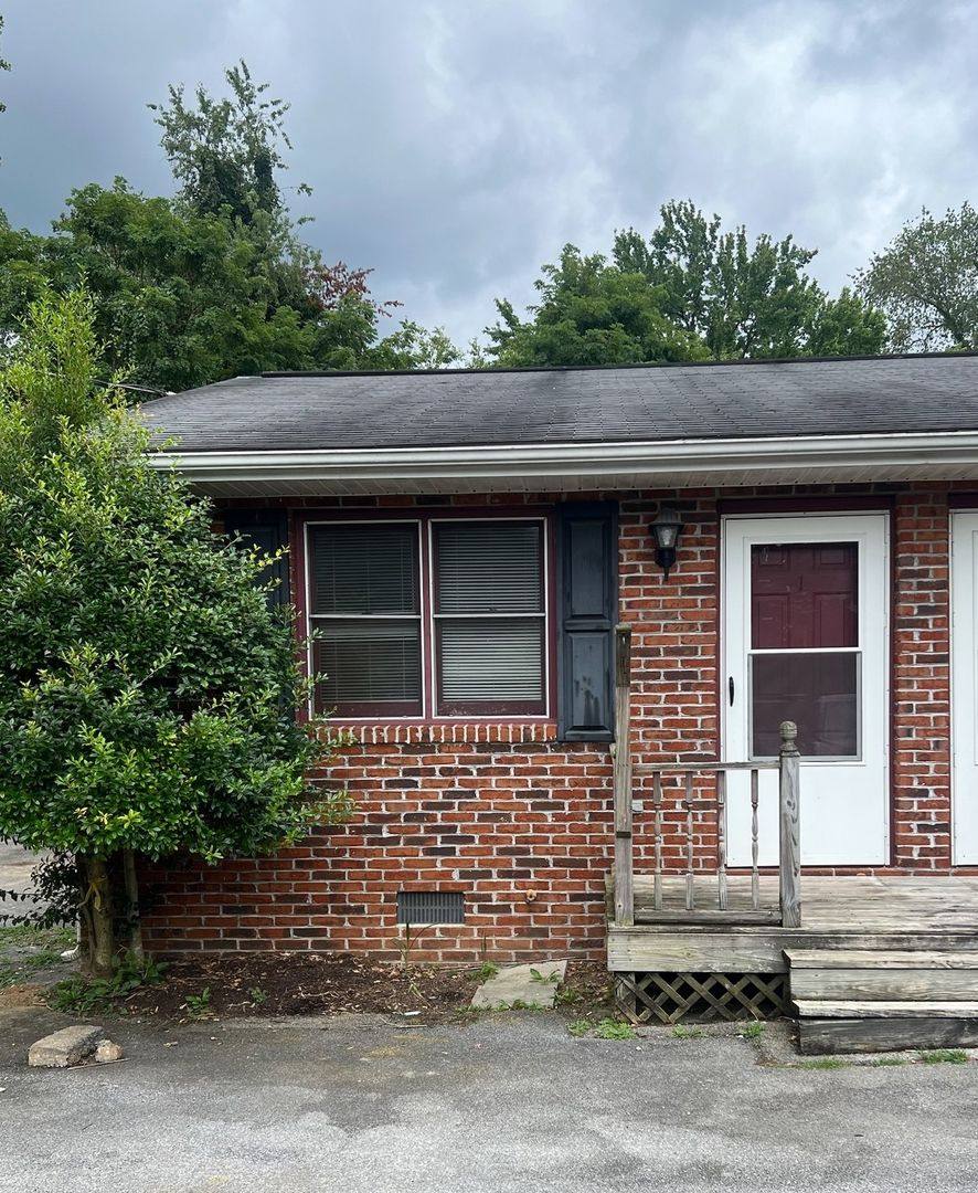Apartment for rent at 409 Brookhaven Dr #1, Johnson City, TN 37604