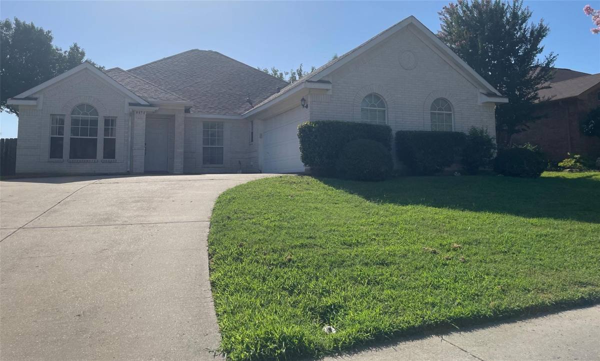 House for rent at 4454 Malvern Hill Rd, Grand Prairie, TX 75052
