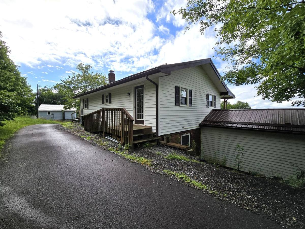 House for rent at 258 Wilcox Dr, Crumpler, NC 28617