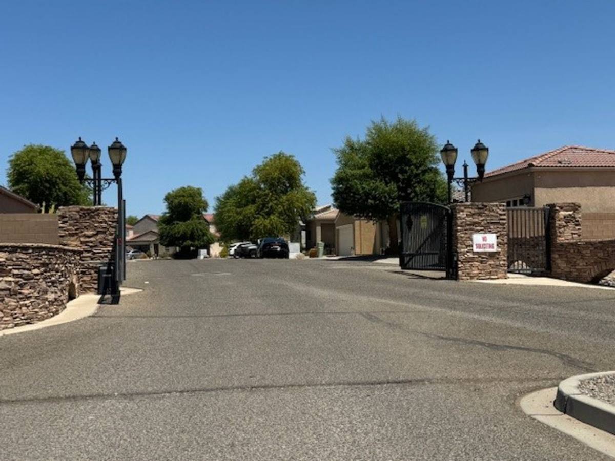 House for rent at 2377 Cottonwood Dr, Bullhead City, AZ 86442