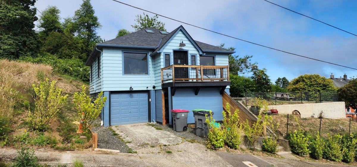 House for rent at 339 3rd St, Astoria, OR 97103