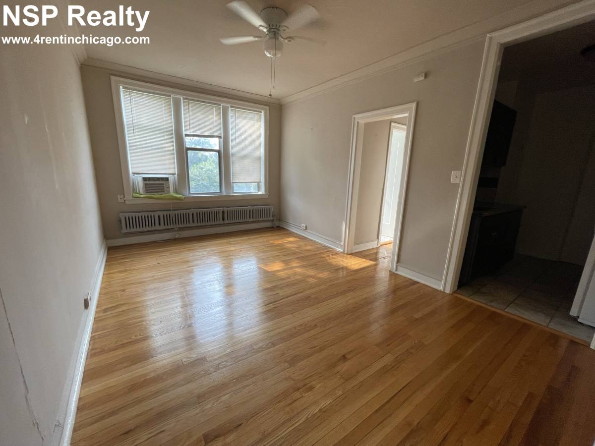 Apartment for rent at 1367 W Estes #F-3, Chicago, IL 60626