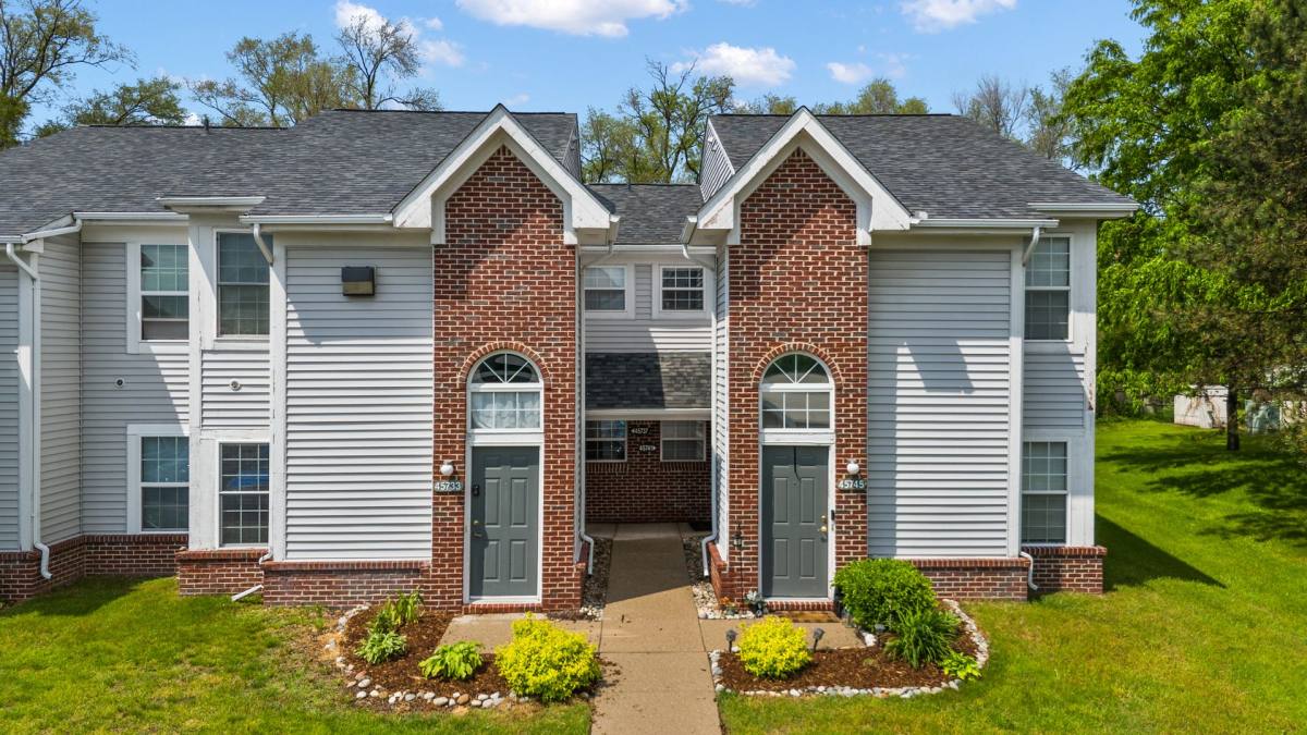Apartment for rent at 45425 Whispering Lakes Blvd, Utica, MI 48317