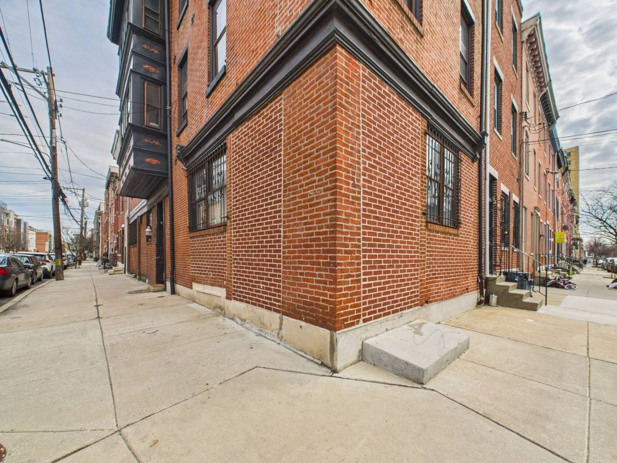 Apartment for rent at 701 S 16th St, Philadelphia, PA 19146