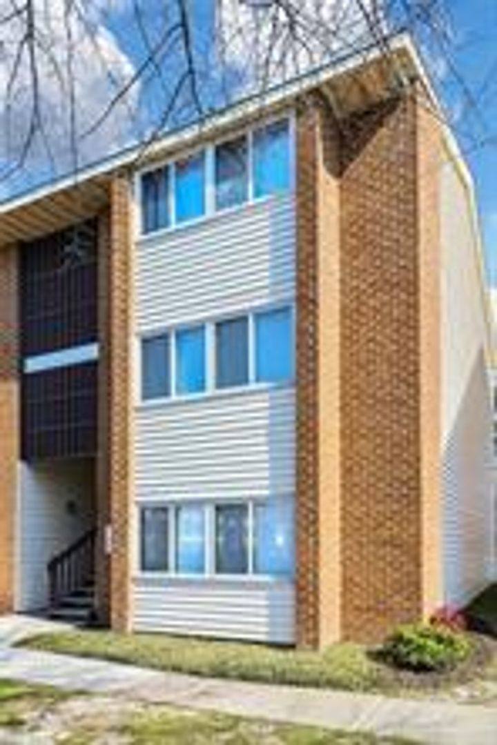 Condo for rent at 131 Pacific Dr, Hampton, VA 23666
