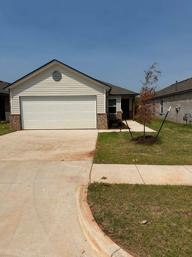 House for rent at 9617 Gray Wolf Lane, Yukon, OK 73099