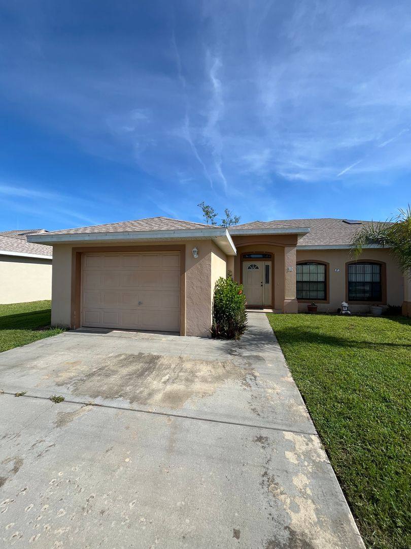 House for rent at 5 Wood Amber Lane, Palm Coast, FL 32164