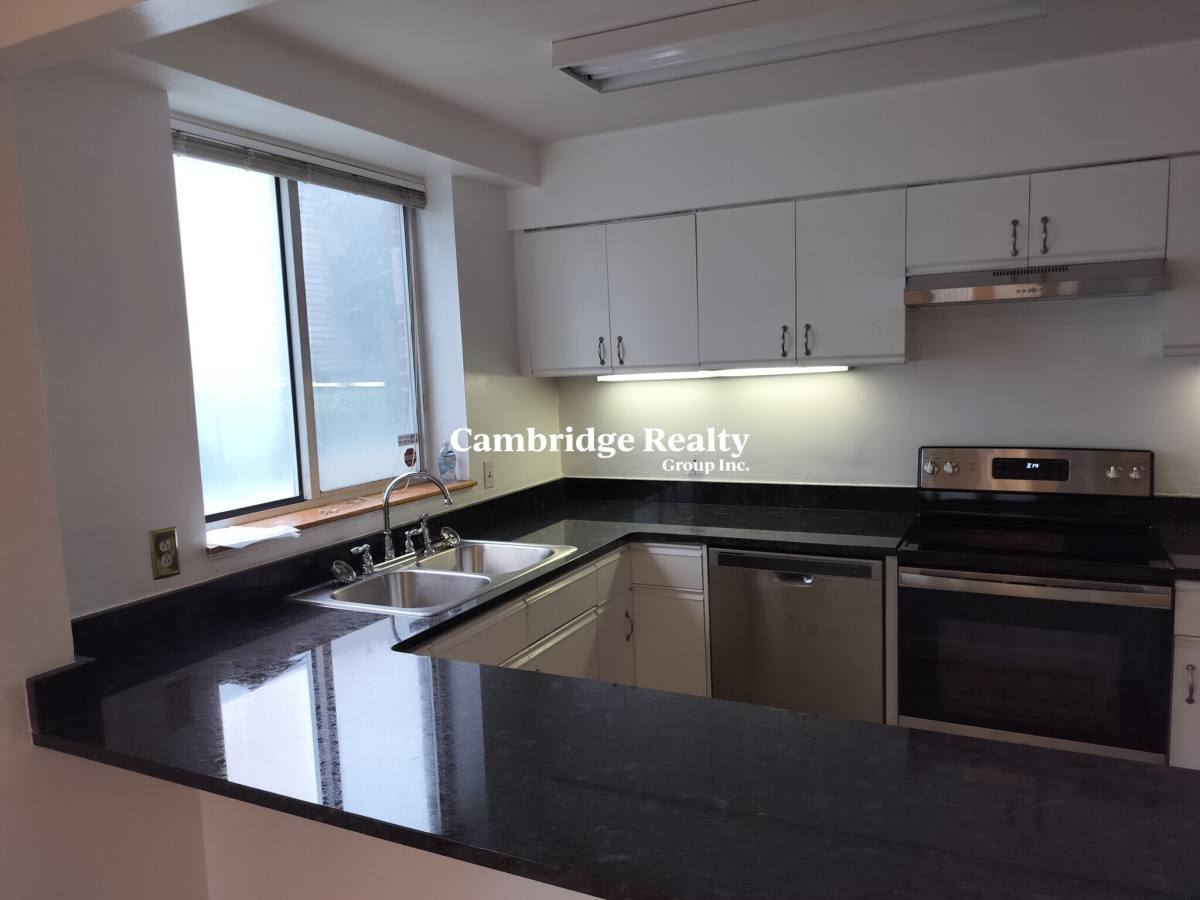Apartment for rent at 332 Franklin St #101T, Cambridge, MA 02139