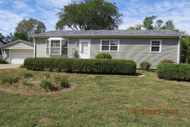 House for rent at 2356 Hawthorne Ct, Betendorf, Bettendorf, IA 52722