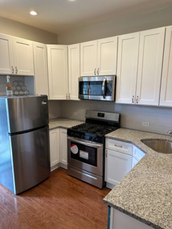 Apartment for rent at 6940 S Wabash #2, Chicago, IL 60637