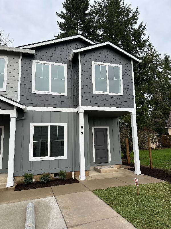 Townhouse for rent at 679 NE Autumn Ridge Dr, McMinnville, OR 97128