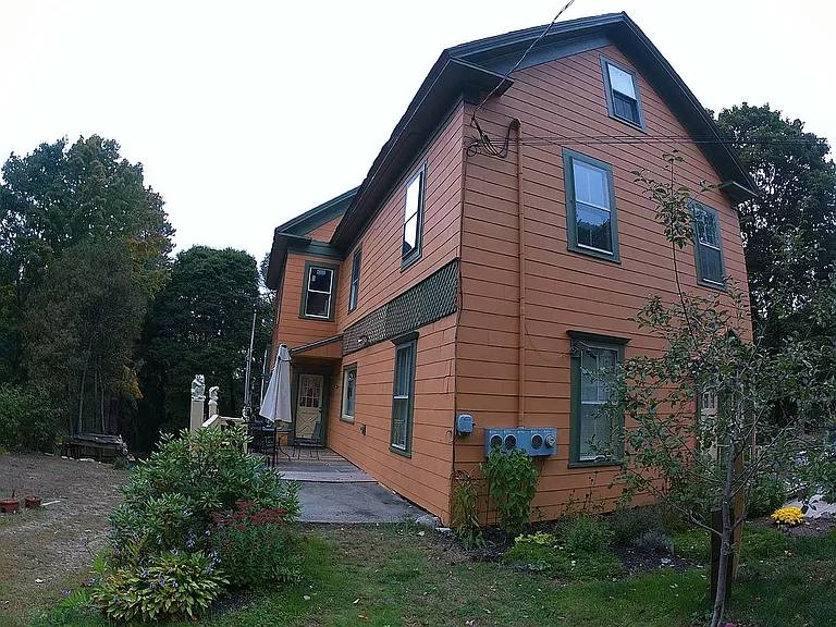 Apartment for rent at 150 Green St #1, Athol, MA 01331