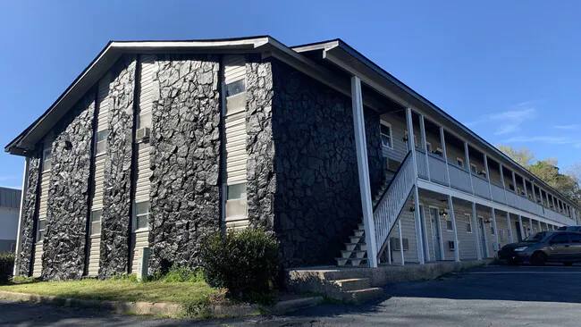 Apartment for rent at 608 Jack Warner Parkway, Tuscaloosa, AL 35404