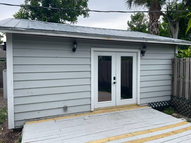 House for rent at 2132 Roselawn St, Sarasota, FL 34231