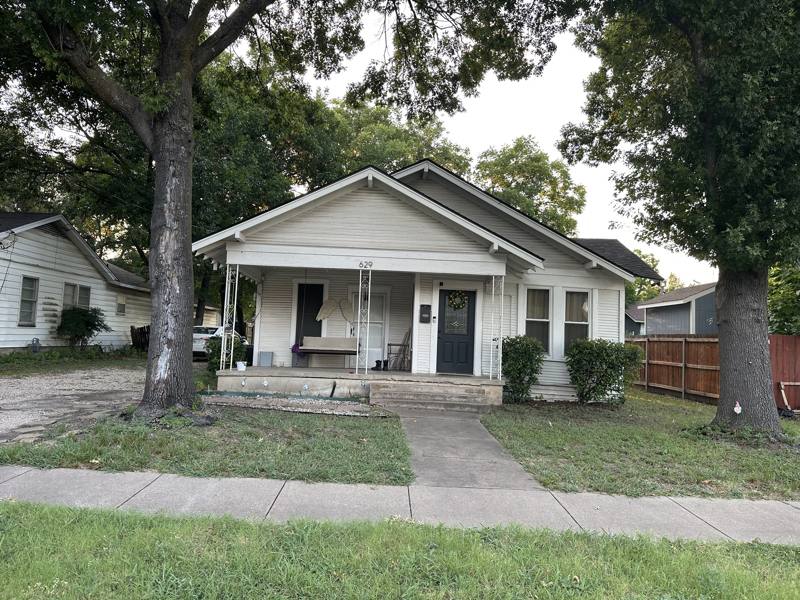 House for rent at 629 Dunn St, Waxahachie, TX 75165
