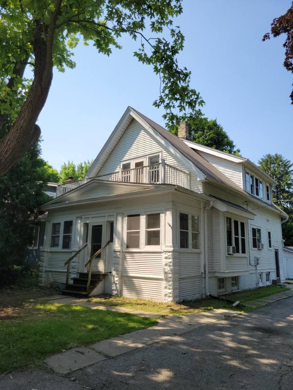 Apartment for rent at 6522 W Mequon Rd, Mequon, WI 53092