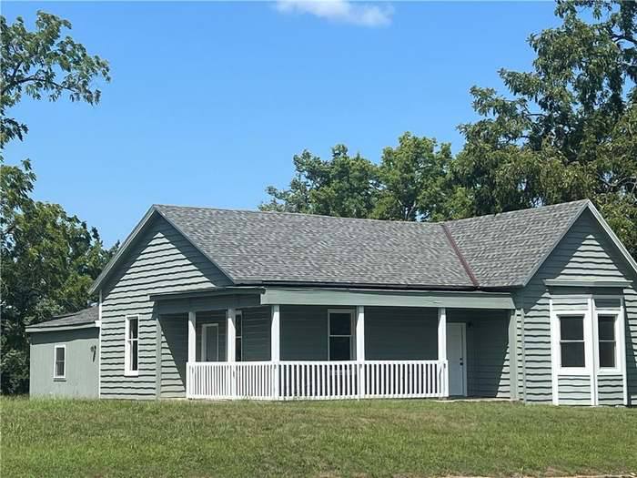 Apartment for rent at 502 N Independence St #C, Harrisonville, MO 64701