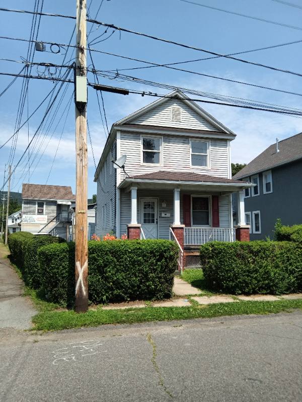 House for rent at 408 Willow Ave, Olyphant, PA 18447
