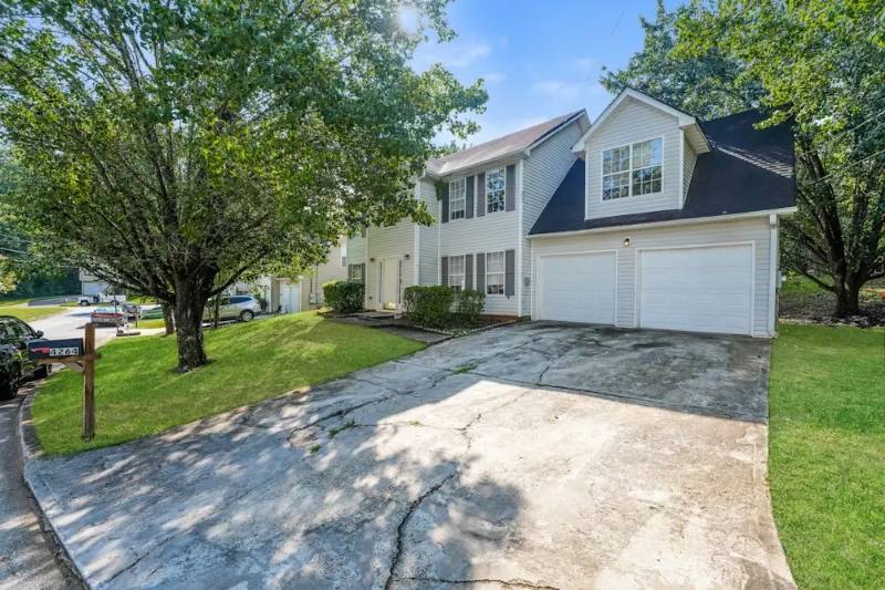 House for rent at 4264 Ward Bluff Court, Ellenwood, GA 30294