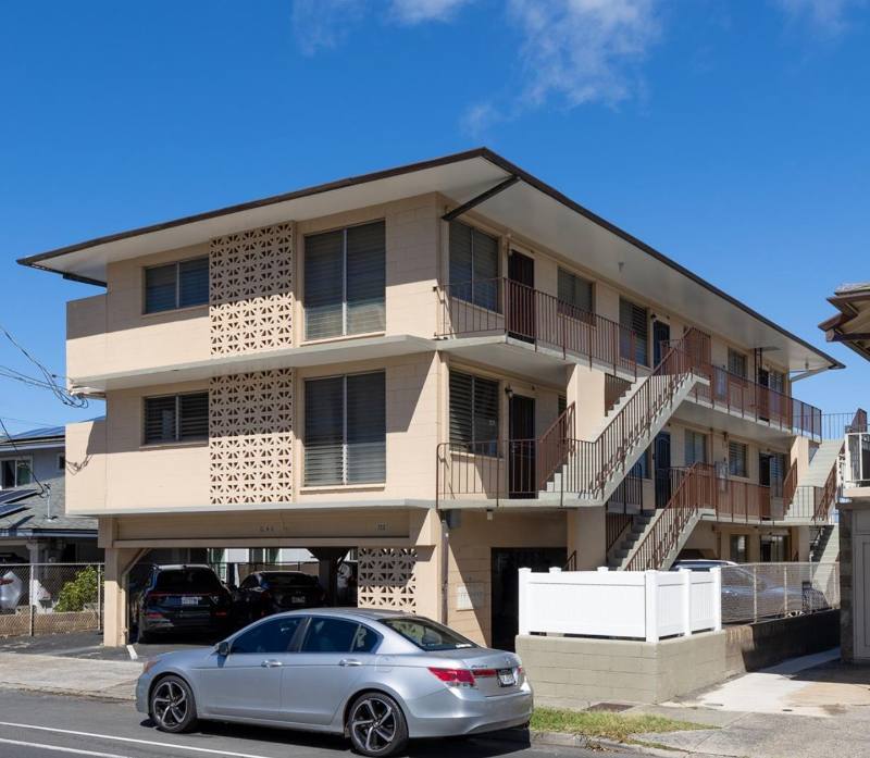 Apartment for rent at 722 University Ave, Honolulu, HI 96826