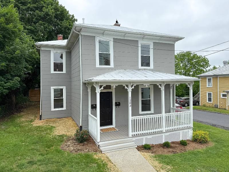 Apartment for rent at 1203 Walnut Ave #B, Staunton, VA 24401