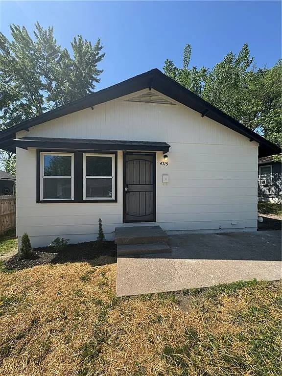 House for rent at 4715 E 45th St, Kansas City, MO 64130
