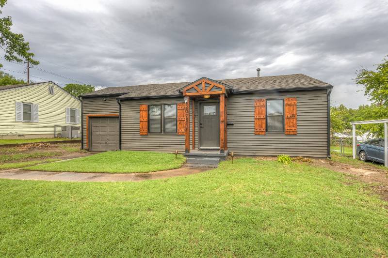 House for rent at 2325 W Easton St, Tulsa, OK 74127