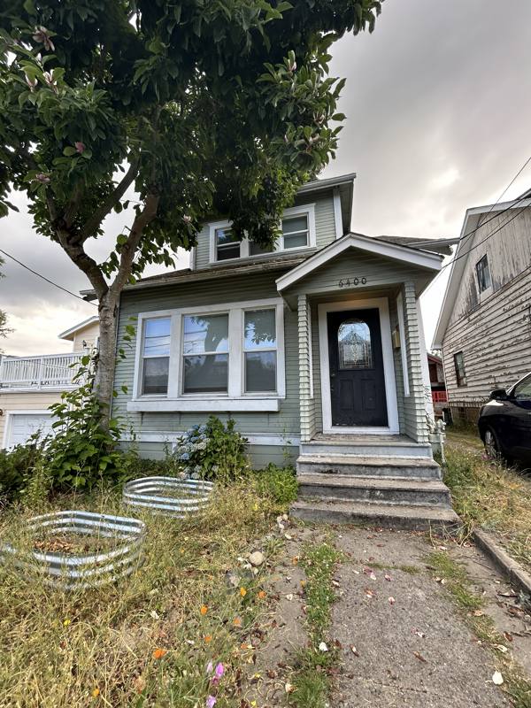 House for rent at 6400 Latona Ave NE, Seattle, WA 98115