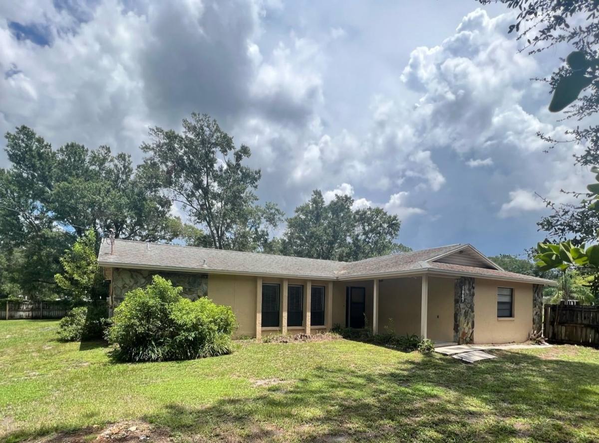 House for rent at 1007 Grandaddy Lane, Lutz, FL 33548