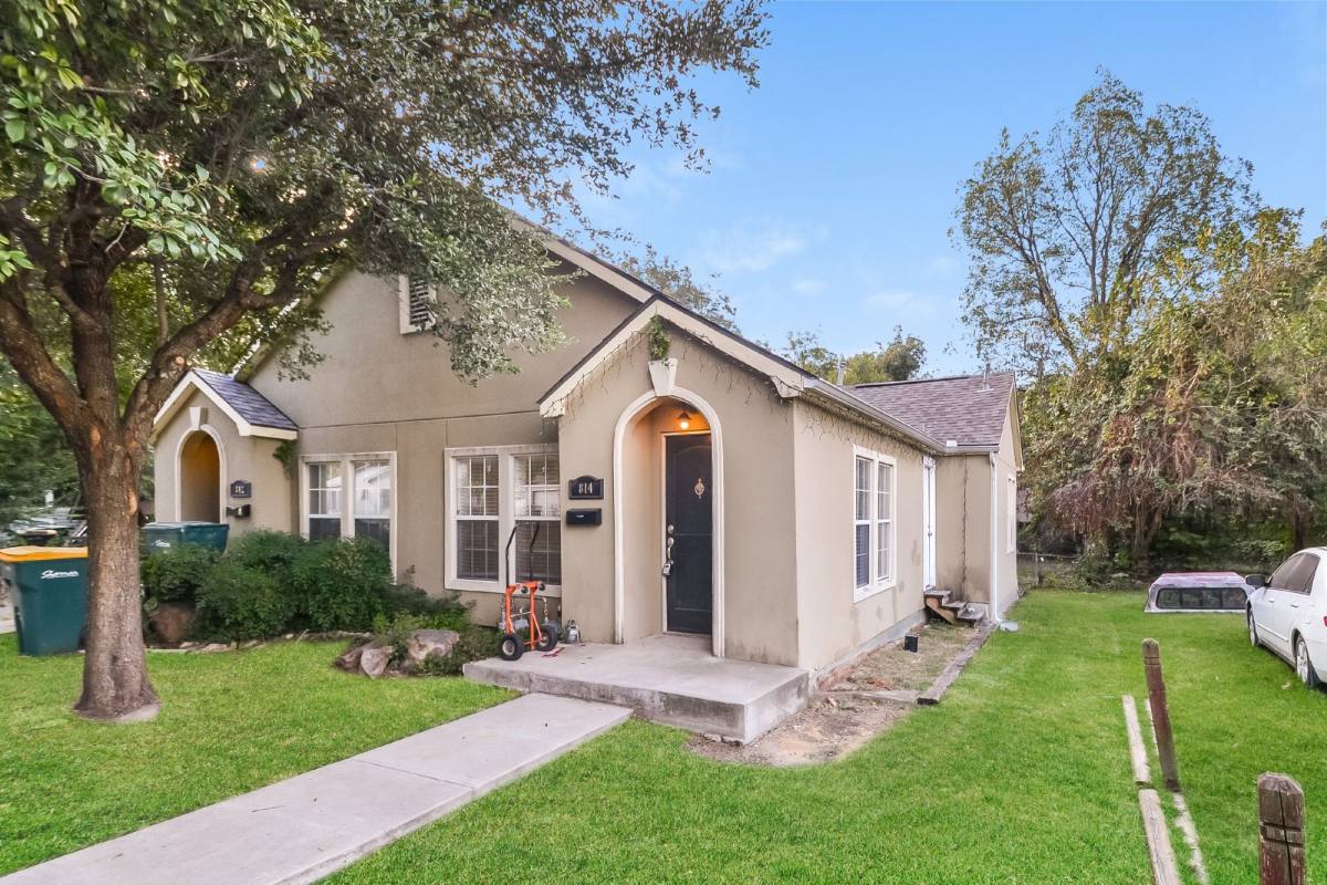 Townhouse for rent at 814 W College, Sherman, TX 75092