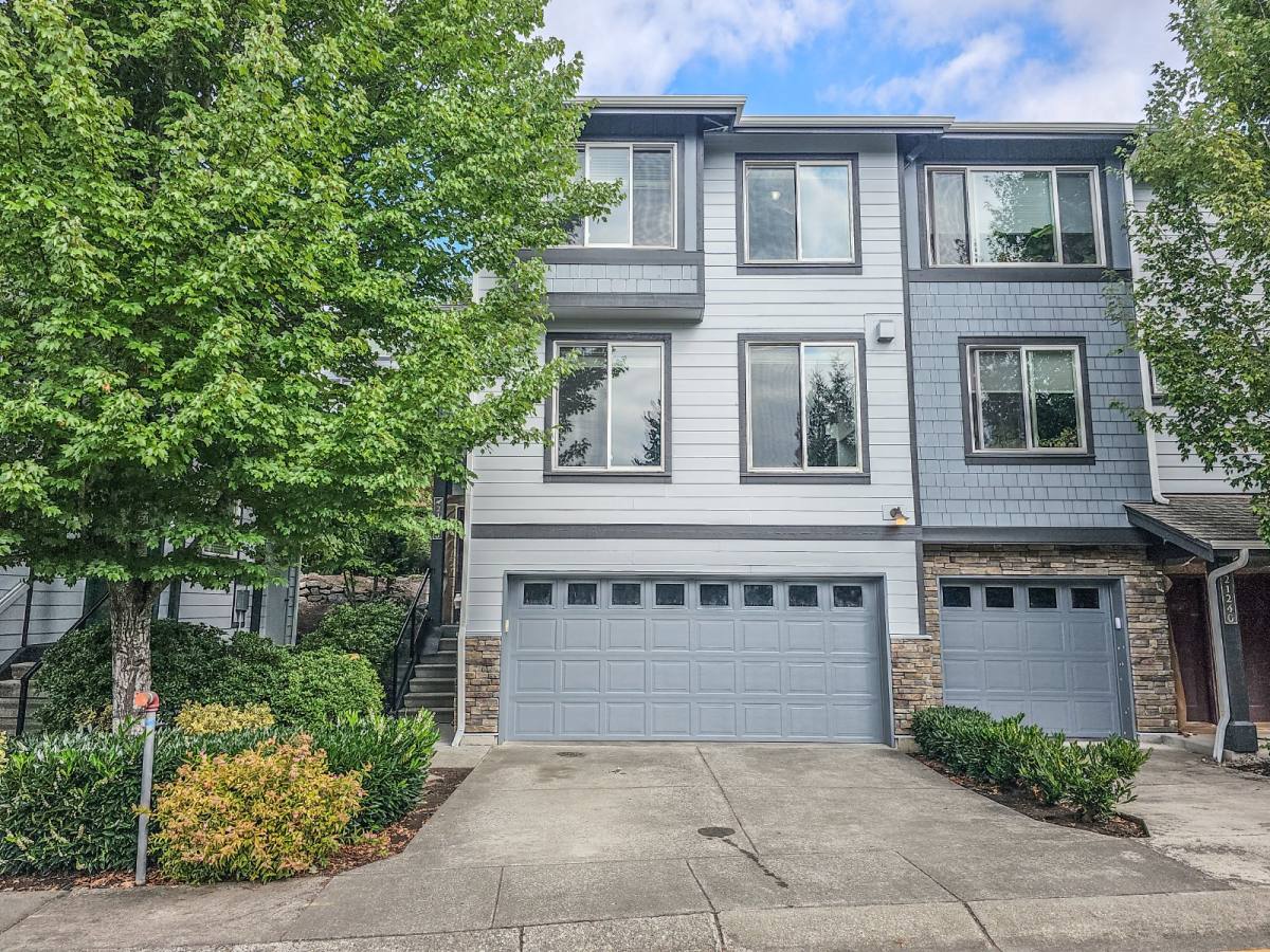 Townhouse for rent at 21236 SE 42nd Lane, Issaquah, WA 98029