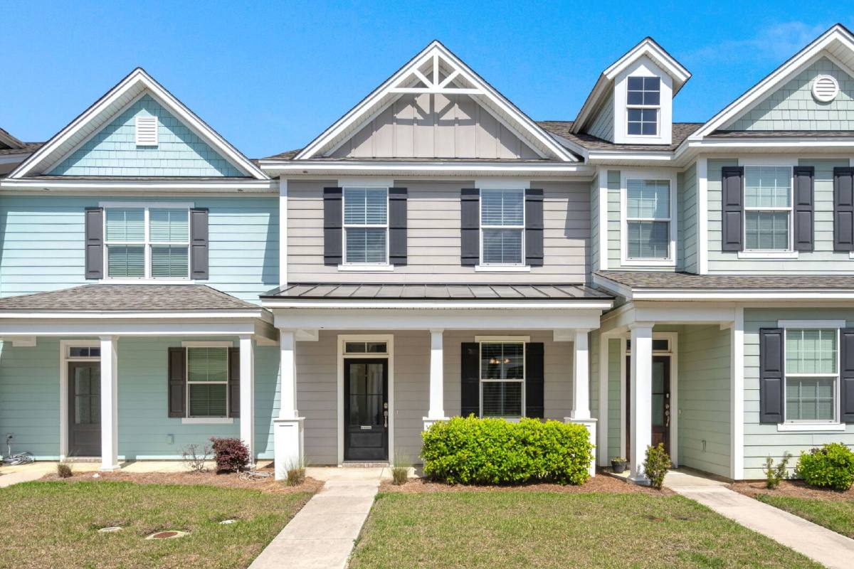 Townhouse for rent at 407 Stoneleigh Lane, Moncks Corner, SC 29461