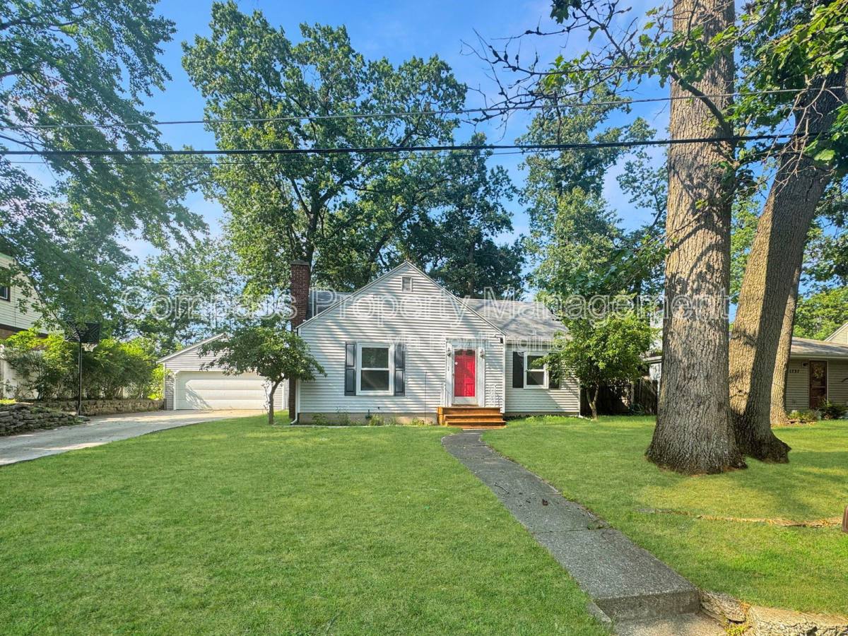 House for rent at 1733 Batchawana St SE, Grand Rapids, MI 49508