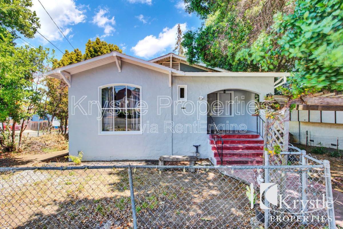 House for rent at 1722 Sacramento St, Vallejo, CA 94590