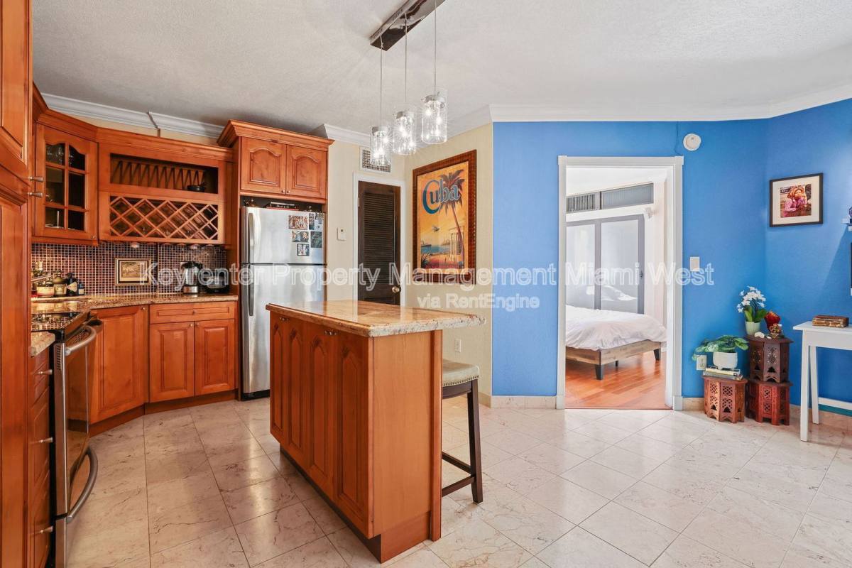 Condo for rent at 1340 Lincoln Rd #209, Miami Beach, FL 33139