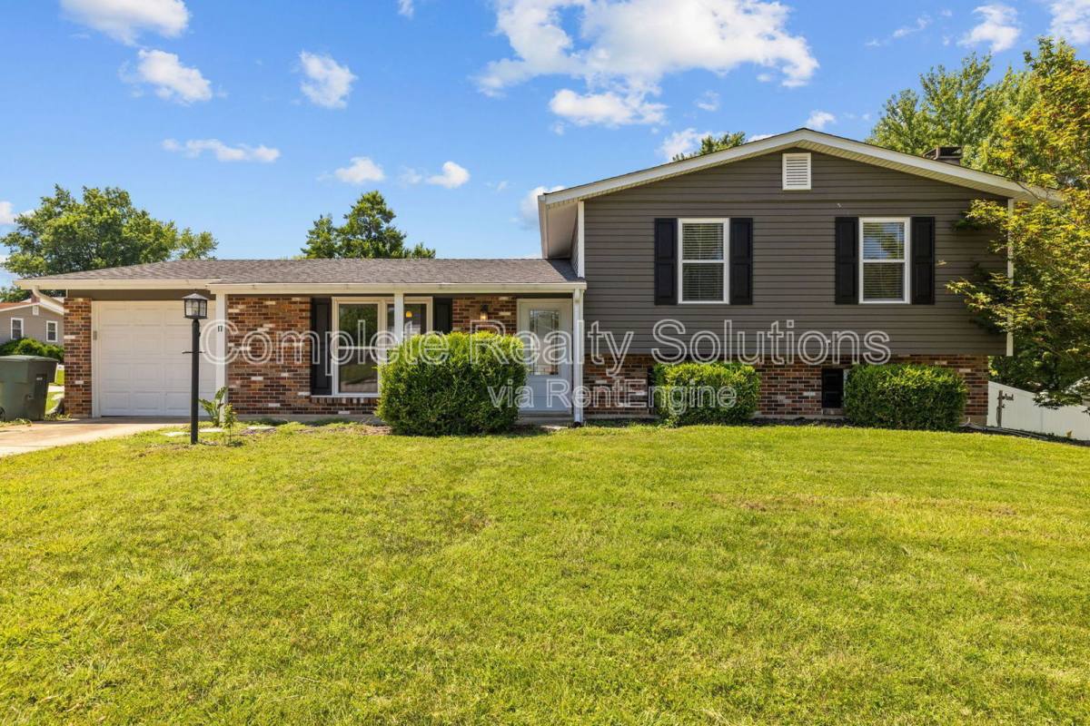 House for rent at 17 Auchly Lane, Saint Peters, MO 63376