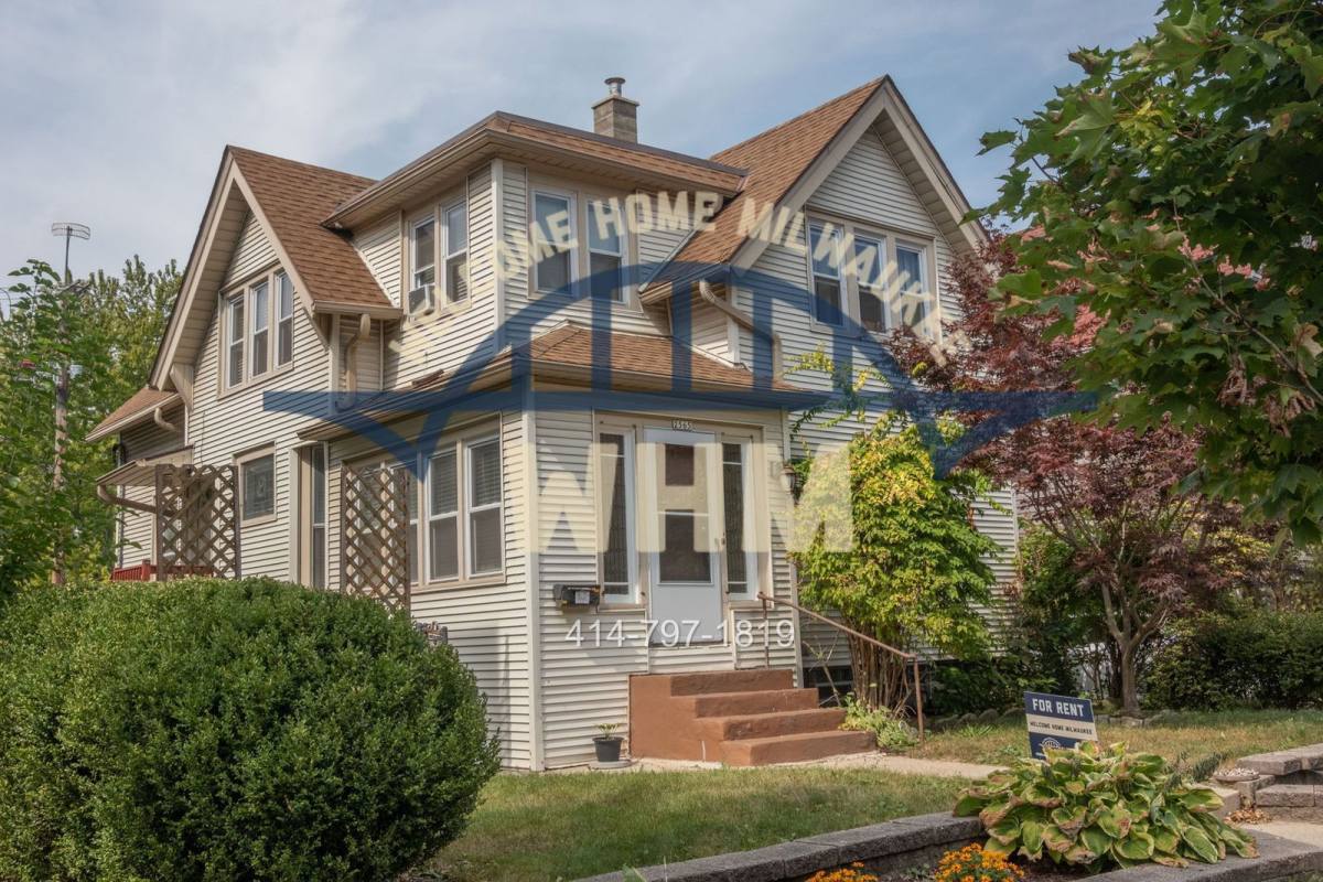 Apartment for rent at 2565 N Oakland Ave, Milwaukee, WI 53211
