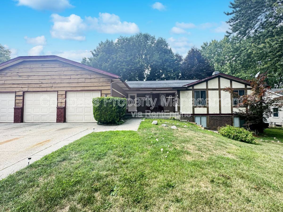 Townhouse for rent at 4699 Stauffer Ave SE, Grand Rapids, MI 49508