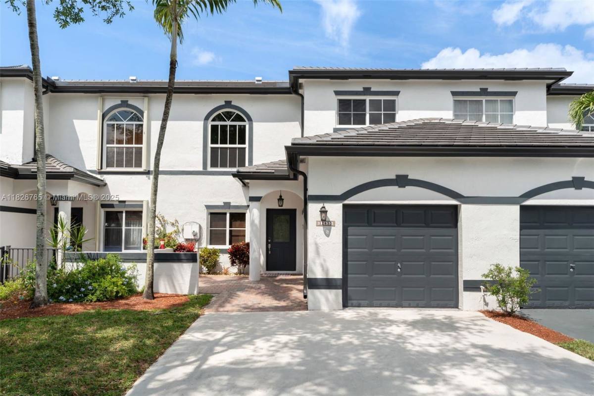 Townhouse for rent at 12853 SW 50th St, Hollywood, FL 33027